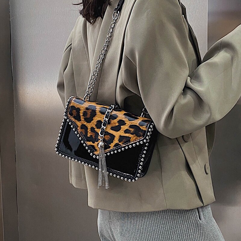 Bolso de charol con patrón de leopardo para mujer, cartera pequeña de cuero PU con cadena de hombro para mujer, monederos y bolsos informales