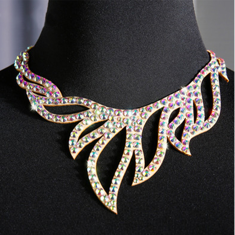 Collana di danza del ventre con strass per donna adulta di fascia alta, professione di scena, accessori per competizioni, gioielli da ballo
