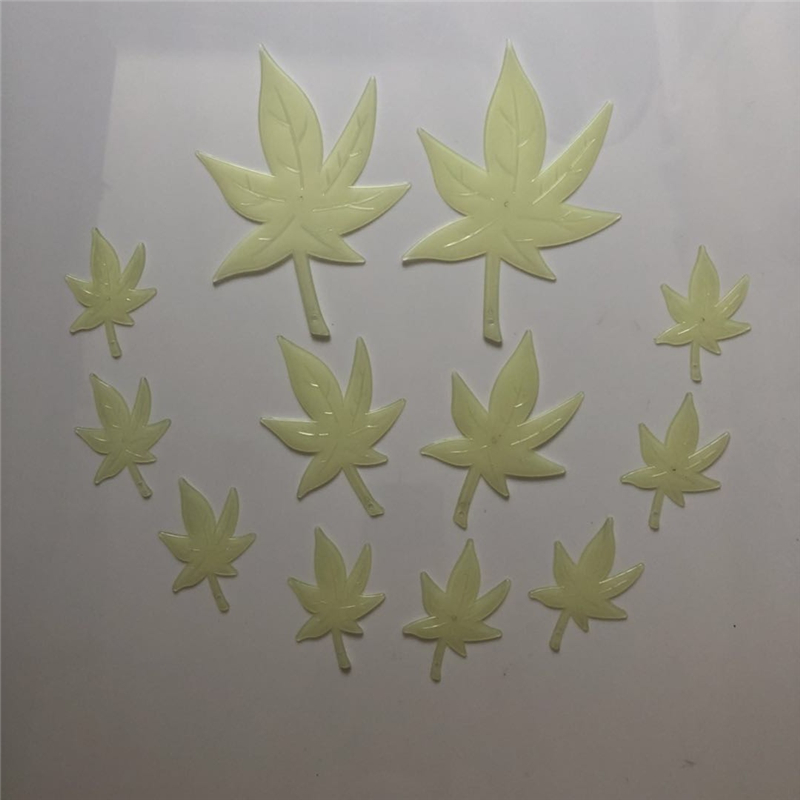 Maple leaf form Leuchtende Sterne Aufkleber Schlafzimmer Sofa Fluoreszierende Malerei Spielzeug PVC aufkleber Glow in The Dark Spielzeug für kinder