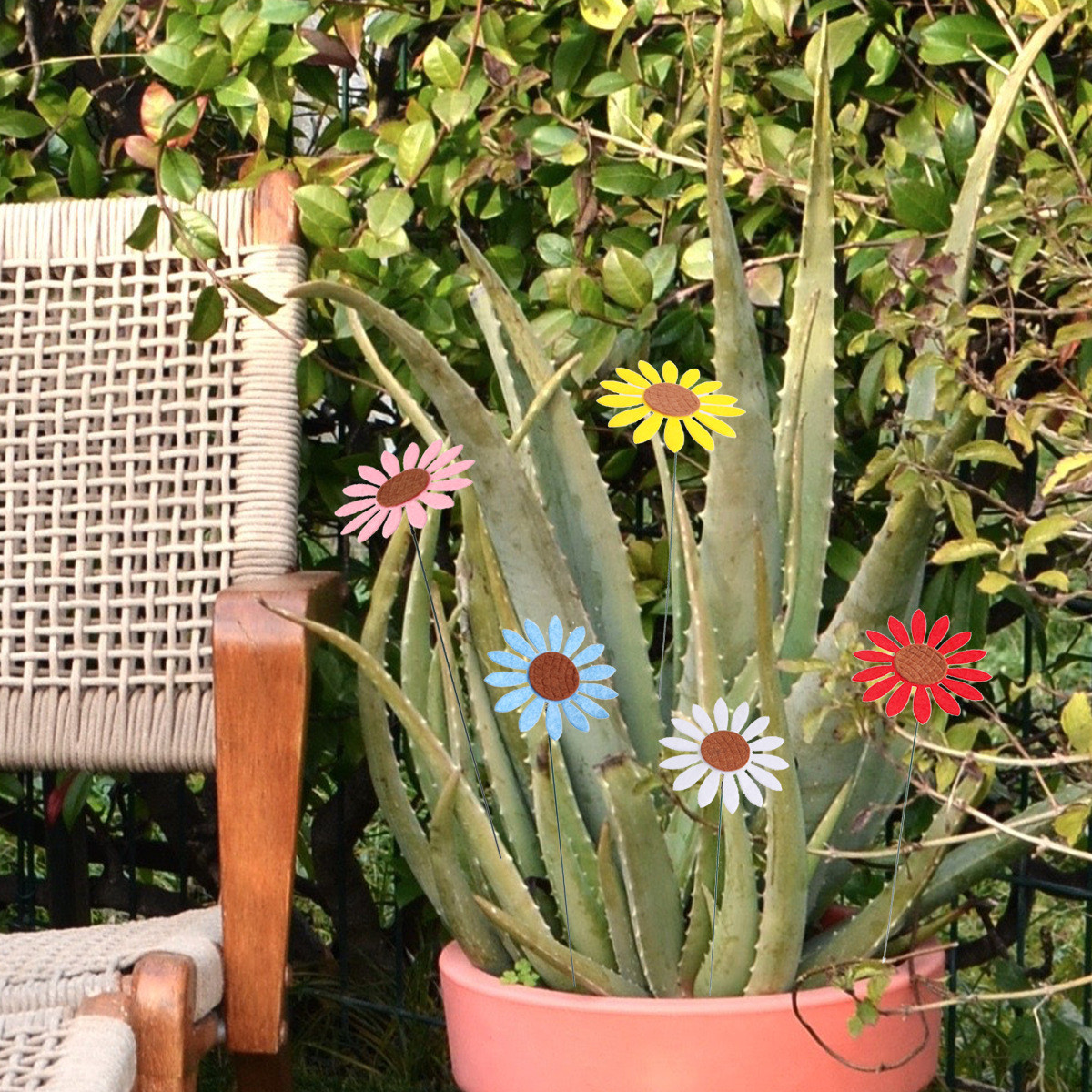 Metallstaker hagestaker metall tusenfryd blomsterdekor gjerde hagestake kunst roser hageornamenter utendørs valentinsdekorasjon