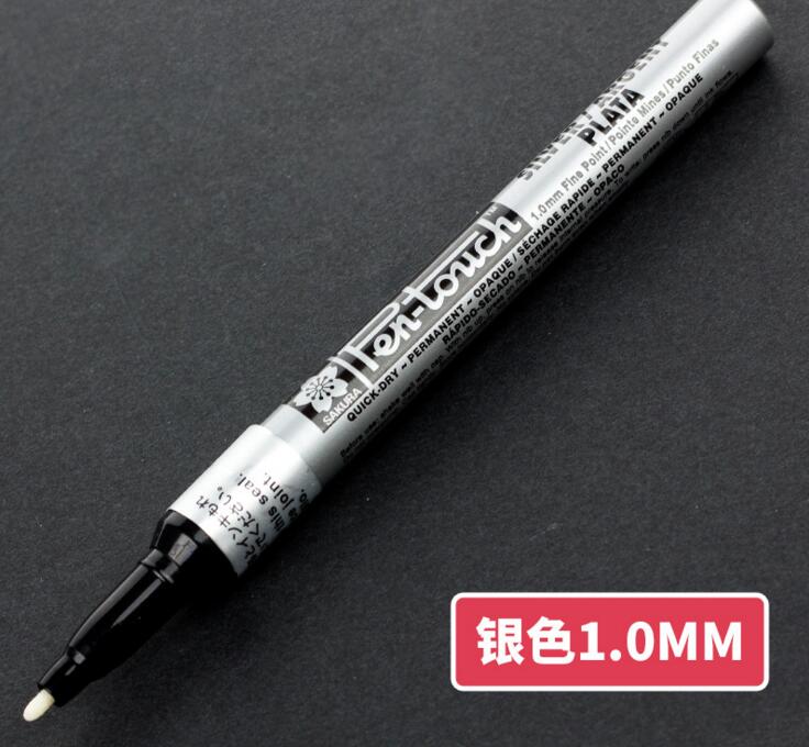 Sakura pen-touch metalliske tuscher uigennemsigtige oliemaling penne 0.7 mm 1.0 mm 2.0 mm hvidguld sølv japan: 1mm sølv