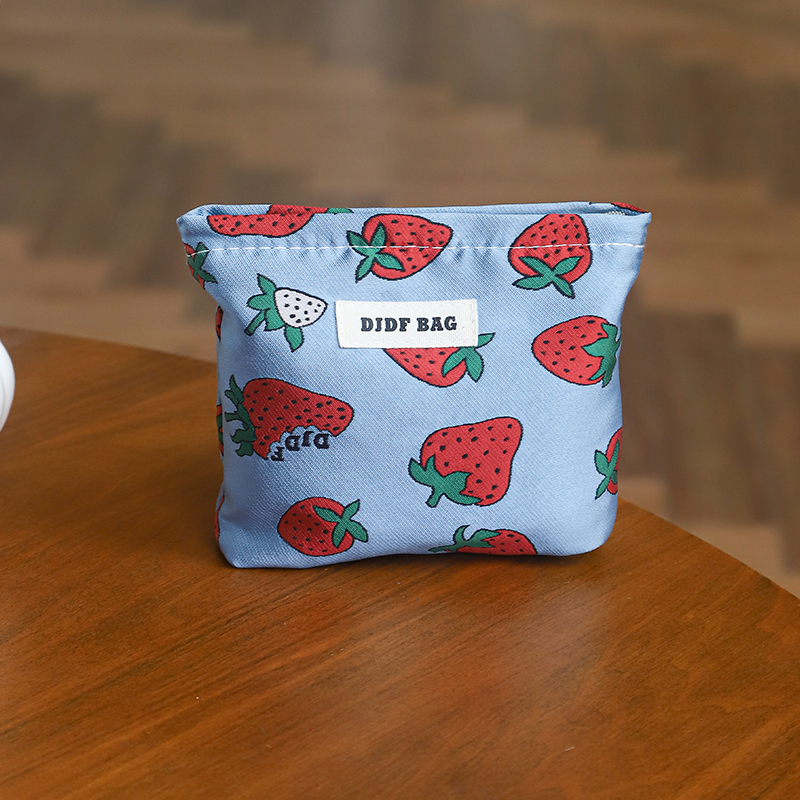 Women's Cosmetic Bag Small Blue Strawberry Portable Cosmetics Lipstick Storage Bag Commuter Coin Purse Clutch Bag Key Case