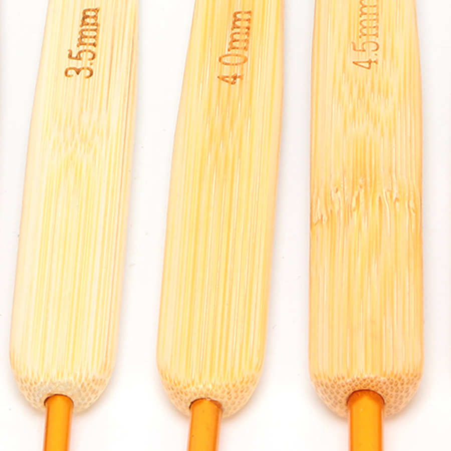 Crochet Hook Needle Hair Weaving Needle Ergonomic Safe Knitting Crochet Hook for Cloaks Baby Boots Crochet Lovers Braiding