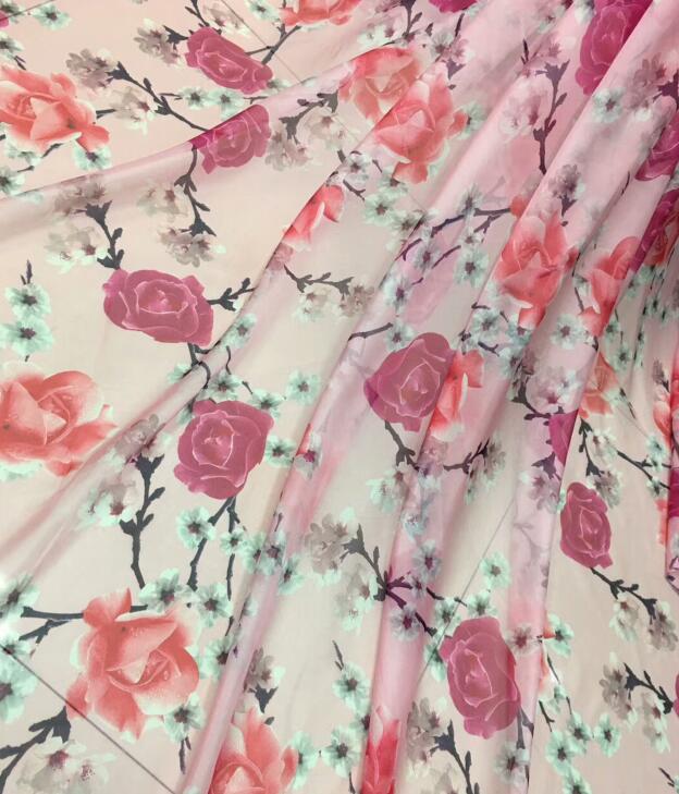 Chiffon Rose stof polyester stof Dunne stof mode shirt stof Bloemen gedrukt chiffon: Pink