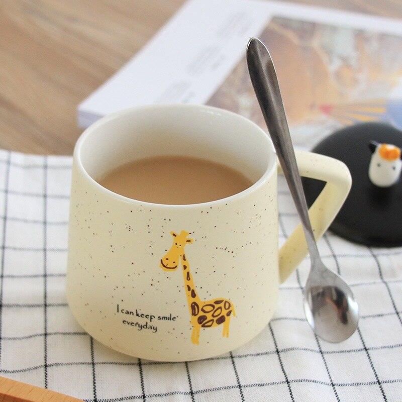 Cute Giraffe Mug,Ceramic Coffee Cup with Lid and Stainless Steel Spoon,17 Oz Large Capacity Breakfast Cup