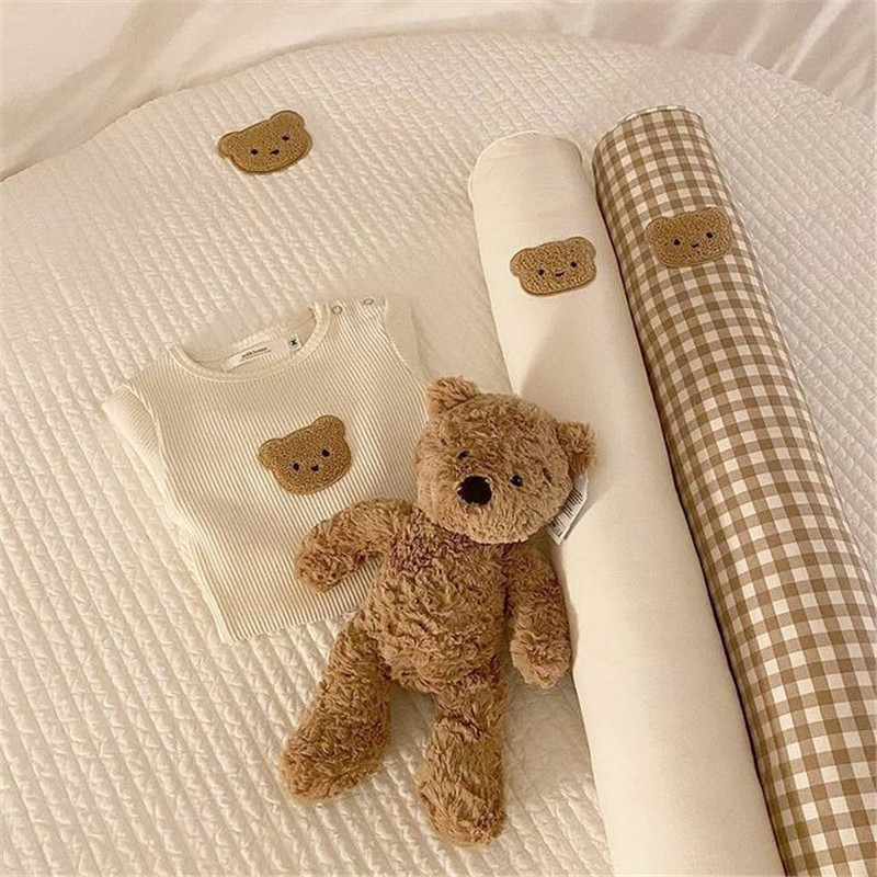 Kinderen Anti-Collision Bed Bumpers Geborduurde Beer Cilindrische Kind Sierkussen Lange Baby Crawl Kussens Kamer Decoratie