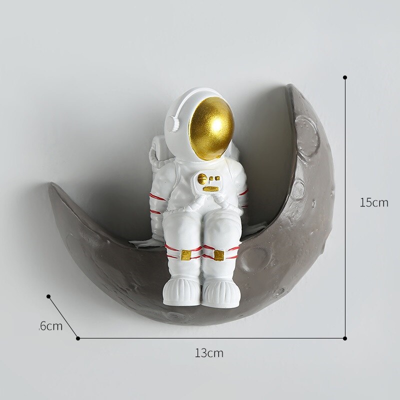 WU CHEN LONG Astronaut Art Sculpture Spaceman Wall Hanging Statue Resin Craft Home Decor Children Room Interior Showpiece R5700: H