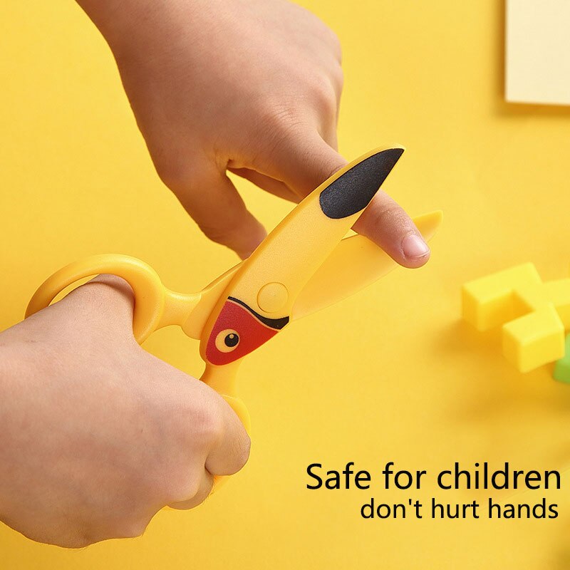 1 Piece Cartoons Mini Scissors Plastic Kindergarten Manual Round Head Safety Kids Scissors Tiny Scissors