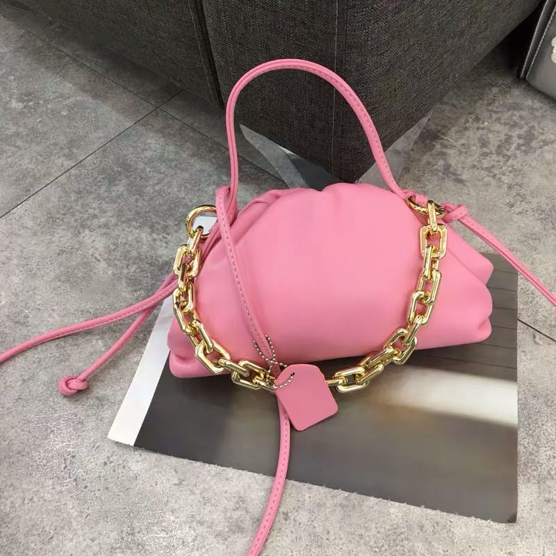 De Pouch Pu Lederen Envelop Tas Met Dikke Ketting Vrouwen Tassen Volumineuze Afgeronde Vorm Portemonnees En Handtassen Koppelingen: Pink