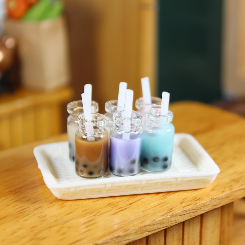 6pcs 1:12 Bilancia Mini Modello di Casa Delle Bambole In Miniatura di Tè Al Latte Tazza di Vetro con Giochi di imitazione di Paglia cucina Giocattolo Accessori