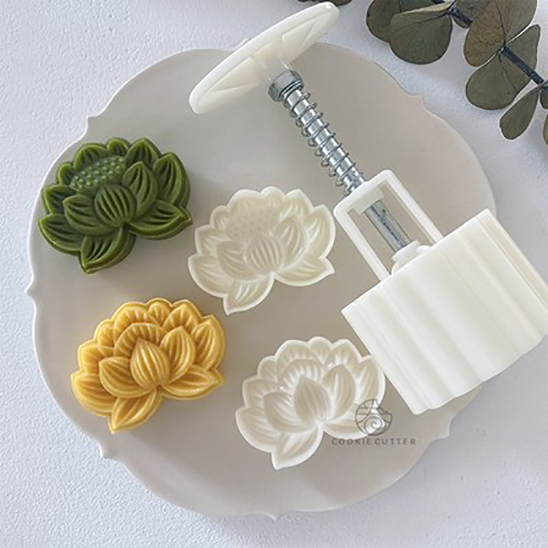 DIY 3D Mooncake Mould Set 50g Flowers Pattern Shape Moon Cake Mold Hand Press Plunger Cookie Molds for Mid-Autumn Festival: 50g E