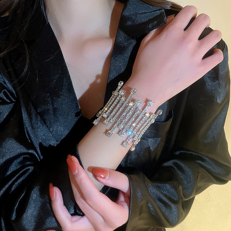 Xialuoke Mode Vol Strass Armband Voor Vrouwen Hyperbole Shiny Crystal Elastische Lijn Armbanden &amp; Bangles Partij Sieraden