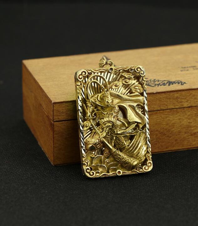 Collection Chinese Brass Carved Monkey King Sun Wukong Exorcise Evil Spirits Card Exquisite Small Pendant Statues: 02