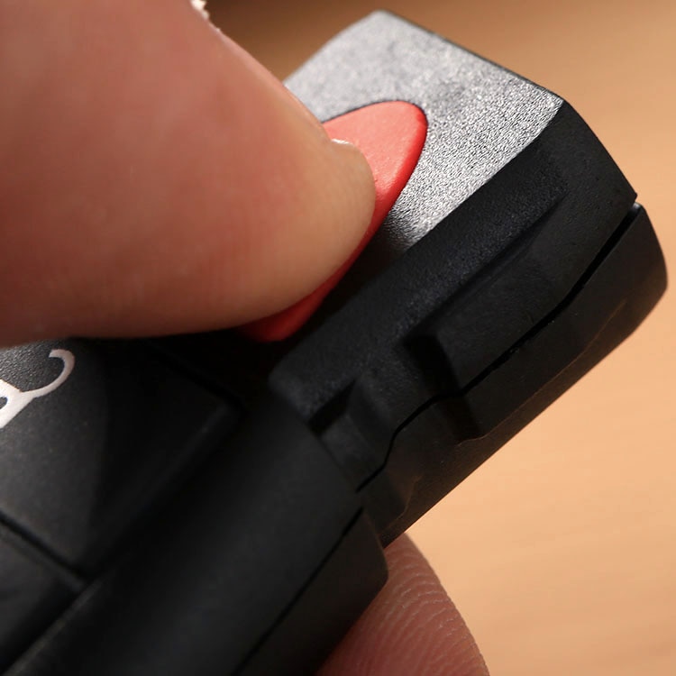 4 Buttons Replacement Car Remote Key Fob Keyless Entry Transmitter Uncut Blade Key for Jeep Commander Grand Cherokee