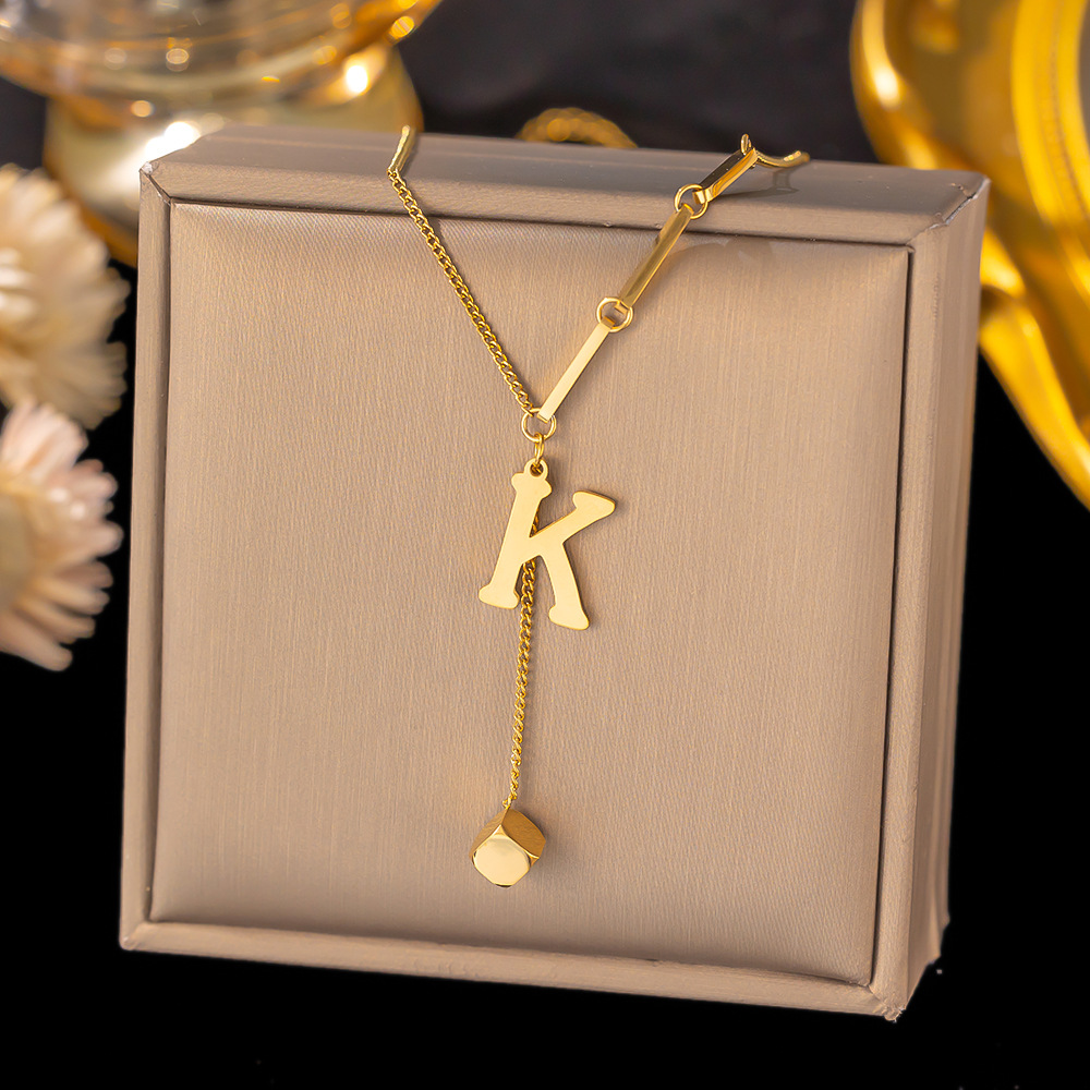 Collar con colgante de acero inoxidable con letra inicial para mujer, cadena de Color dorado a la , collares de clavícula con alfabeto de A-Z, de joyería: Color amarillo claro