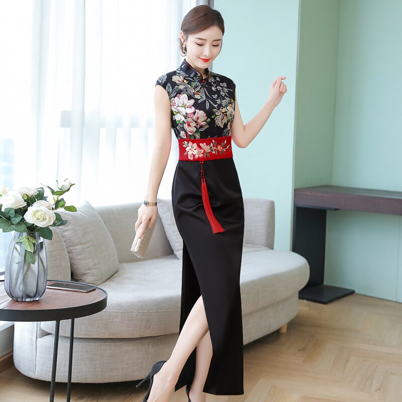 Old Chinese party evening women qipao dress