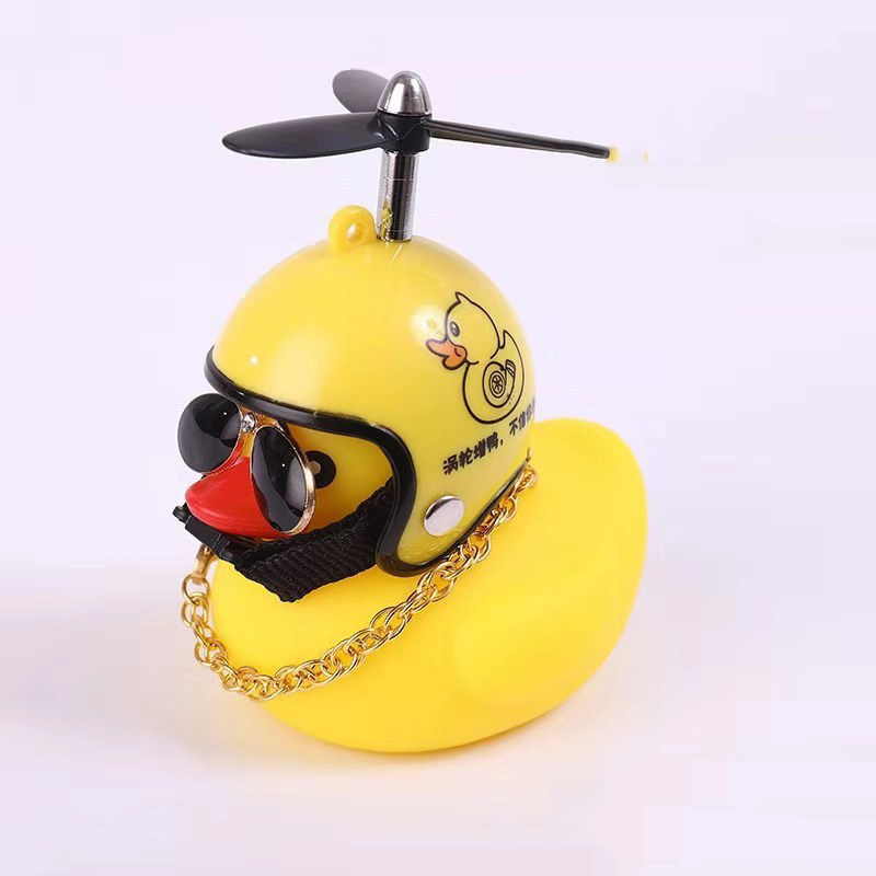 Lucky Duck Society Mooie Auto Ornament Creatieve Auto Dashboard Speelgoed Met Helm En Keten Auto Decoratie Accessoires Ornament: Roze