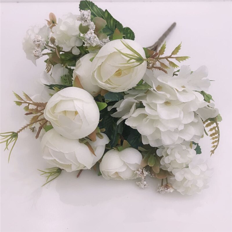 7 gren mini roser buket silke kunstige blomster familieindretning bryllupsdekorationer til haven balcany fest bryllup: Hvid