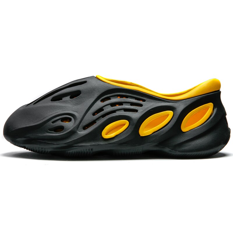 2021 de alta qualidade nova praia verão espuma coco buracos sapatos homens sandálias unisex sapatos jardim adulto cholas: black / 36