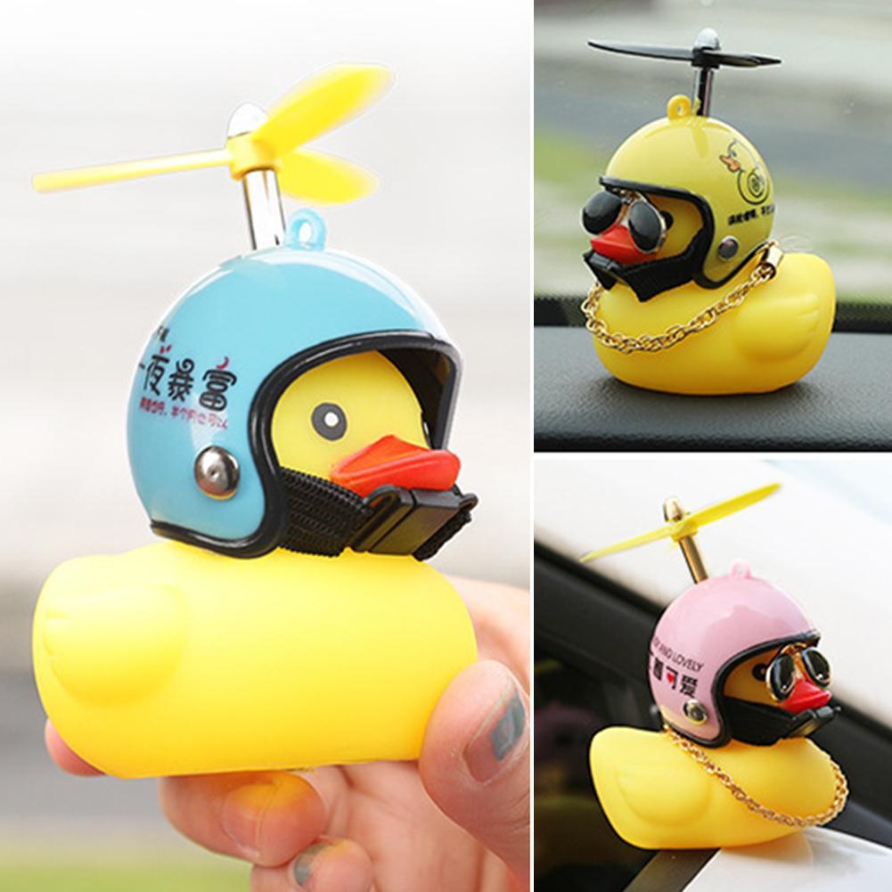 Auto Accessoires Kleine Gele Eend Auto Accessoires Kleine Gele Eend Dragen Een Helm Auto Achteruitkijkspiegel Auto Interieur Decorati