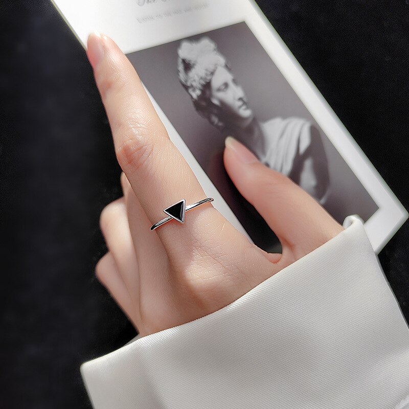 Inzatt Echt 925 Sterling Zilveren Geometrische Zwart Emaille Driehoek Ol Verstelbare Ring Minimalistische Fijne Sieraden Voor Vrouwen Party