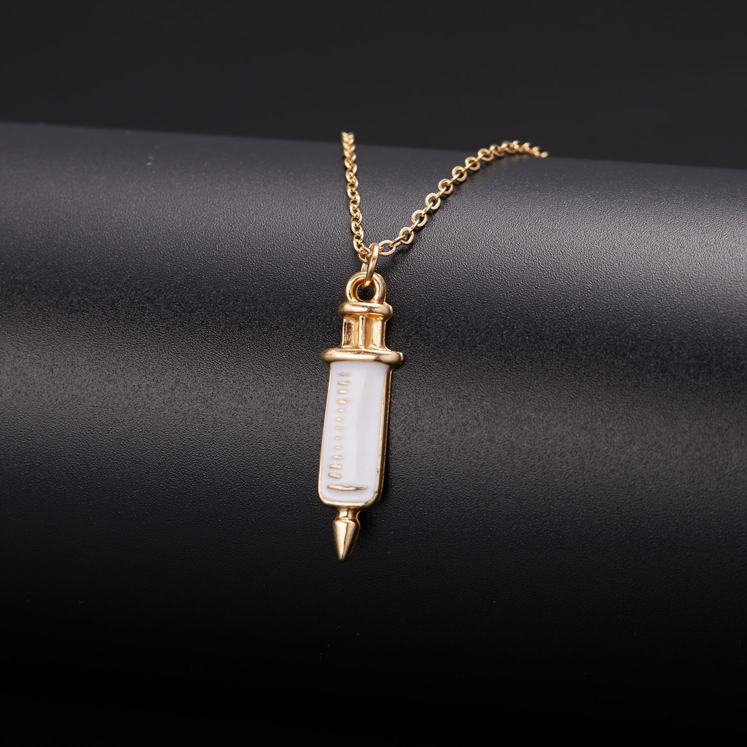 Collana da donna con ciondolo in acciaio inossidabile con ciondolo in acciaio inossidabile regalo di anniversario di compleanno collana di personalità in metallo pesante hip-hop