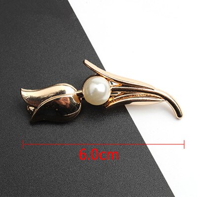 Gull brosje pins blomst drue kjærlighet henger imitasjon perle brosjer for kvinner bryllup smykker tilbehør dekorative spenner 1 pc: J