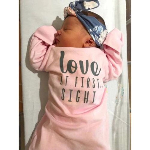 Baby Baby Meisjes Jassen Liefde op het Eerste Gezicht Print Nachtkleding Nightgowns Mitten Manchetten Sleeper Jurken met Hoofdband