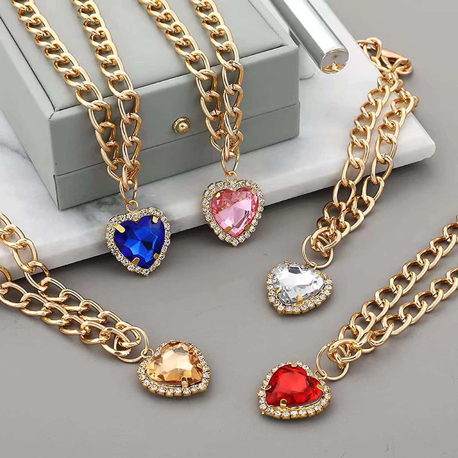 Collier de luxe pour chien et chat, bijoux avec pendentif en forme de cœur et de diamant, chaîne en or, accessoires de Costume d'anniversaire et de mariage pour animaux de compagnie