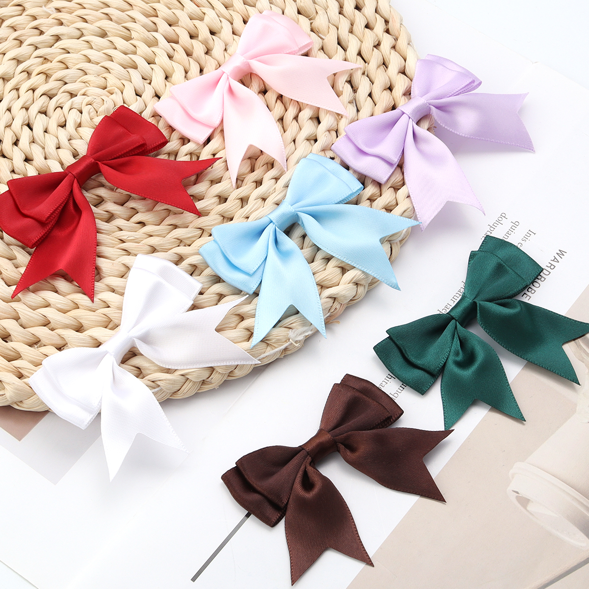 10 stks/partij Satijnen Lint Strikken Leuke Kleurrijke Dacron Dubbellaags Strik Boog Bloem Voor DIY Craft Kleding Decoratie Accessoires