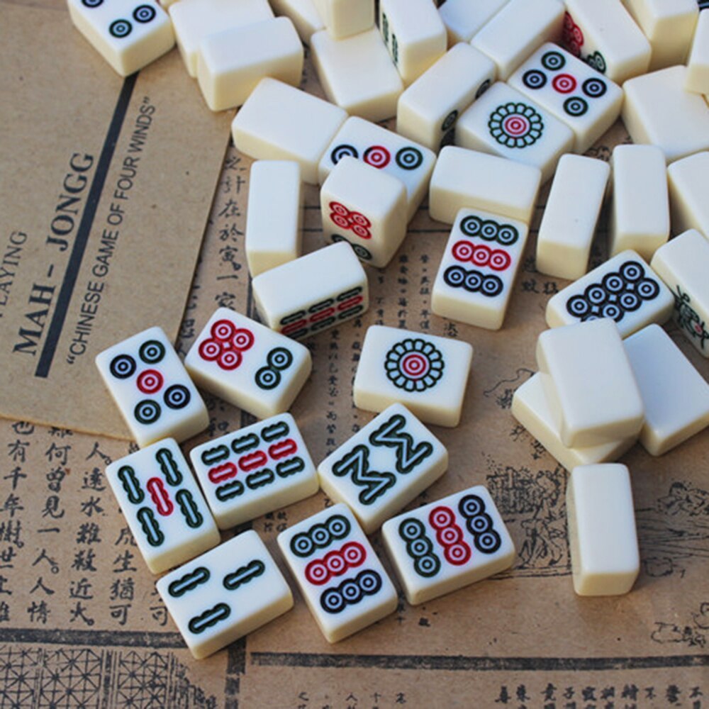 Mini Mahjong Set with Wooden Storage Case Portable Mah Jong Game Set For Travel Family Leisure Time Travelling Board Game Indoor