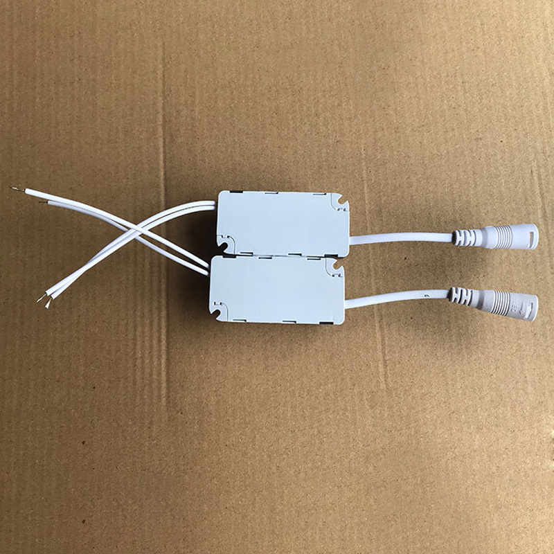 Controlador LED 9W 12W 15W 18W 24W 300mA Unidad de fuente de alimentación LED transformadores de iluminación para tira de lámpara LED iluminación empotrable de techo DC