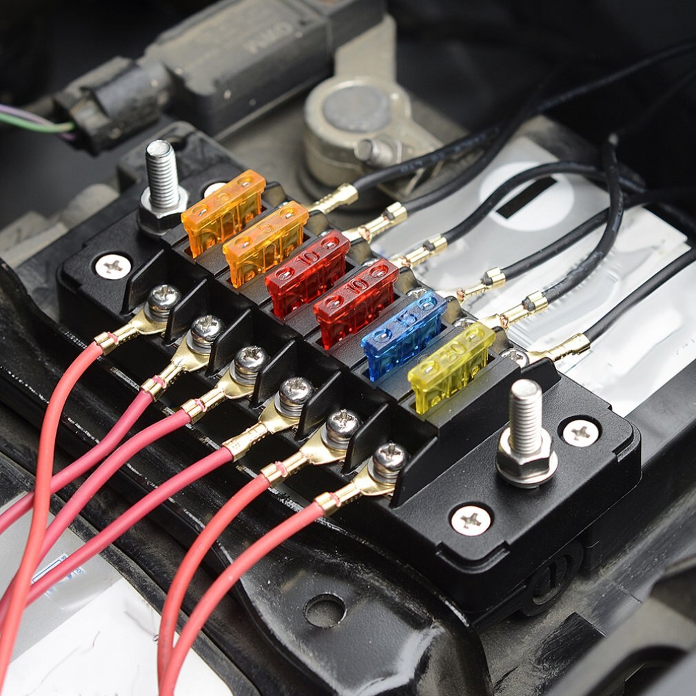 Multi-input multi-output fuse box Car SUV RV Bus Yacht Ferry The width light Fog lights Warning Light