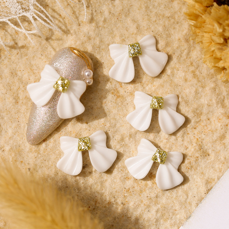 50 piezas de resina para decoración de uñas, Charm de 9,8x14,8mm con forma de pajarita, piedras grandes para decoración de uñas, accesorios coreanos para uñas: White