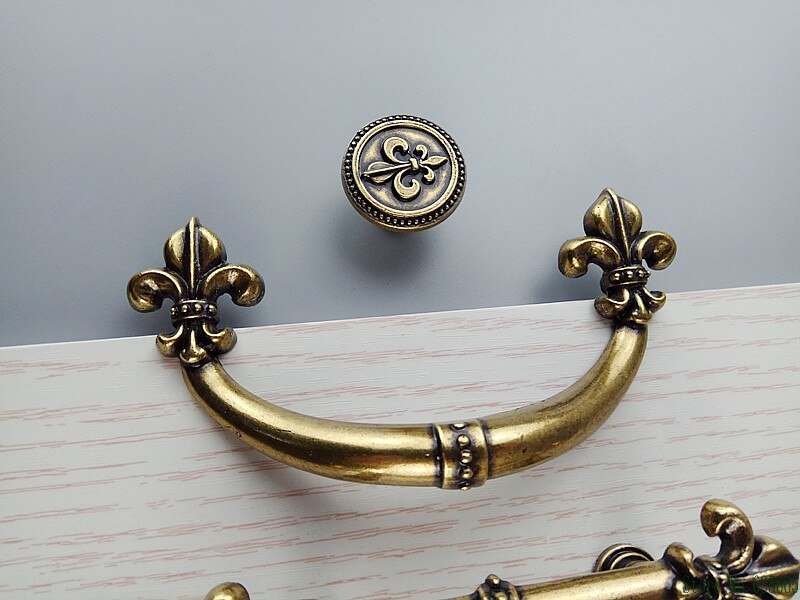 European Bronze Furniture Hardware Handles Kitchen Cabinets Sliding Door Round Knobs Drawer Wardrobe Cupboard Push Pull Handle
