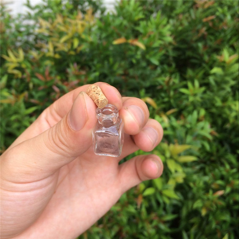 Glas mini flaskor hängsmycken små pysselflaskor med kork diy söta burkar julbröllopsflaskor flaskor 100 st