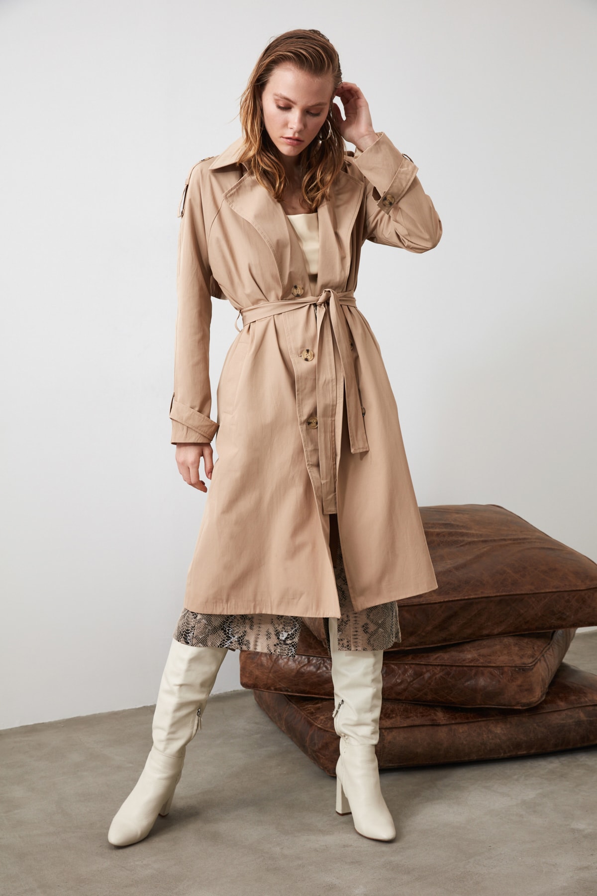 Trendyol hydrofuge vedette bouton fermeture longue Trench manteau TWOSS20TR0012