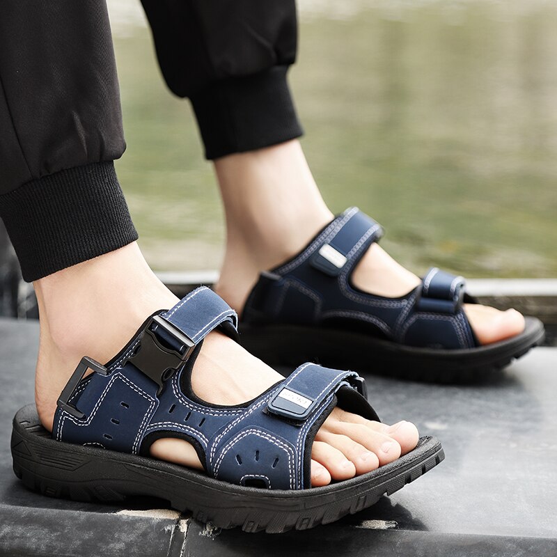 Beach Outdoor Man Sandals Hollow Slippers Men Sport Light Sandalias Outdoor Summer Chanclas Shoes