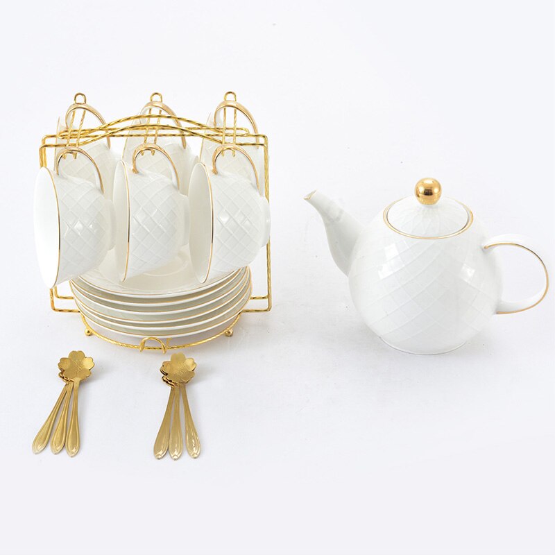 Luksus hvide keramiske kaffekopper royal bone porcelæn kop og underkop sæt guld kant europæiske tazas cafe porcelæn krus  ac50bd