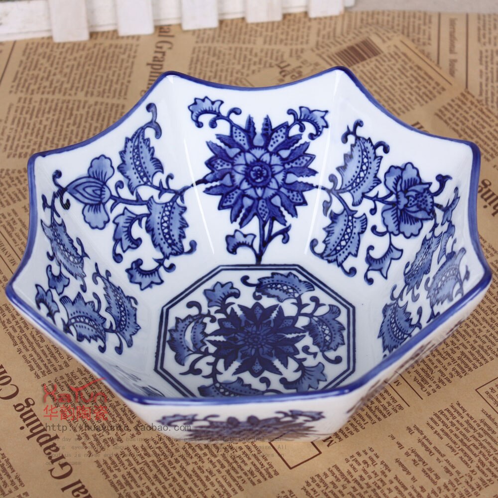 Europæisk tørfrugtbakke blå og hvid glasur og malet uregelmæssig form keramisk fritteplade: Ottekantet plade