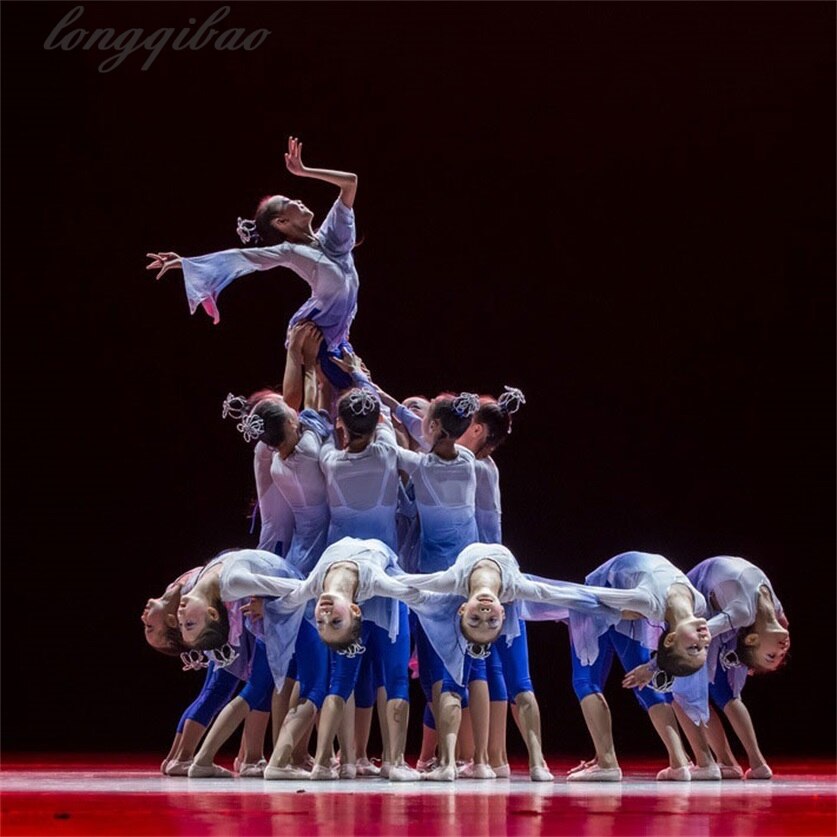 Chinese meisjes treden op in kostuums met gradiëntkleuren, tule, feeëndanskleding, klassieke kostuums, podiumkleding