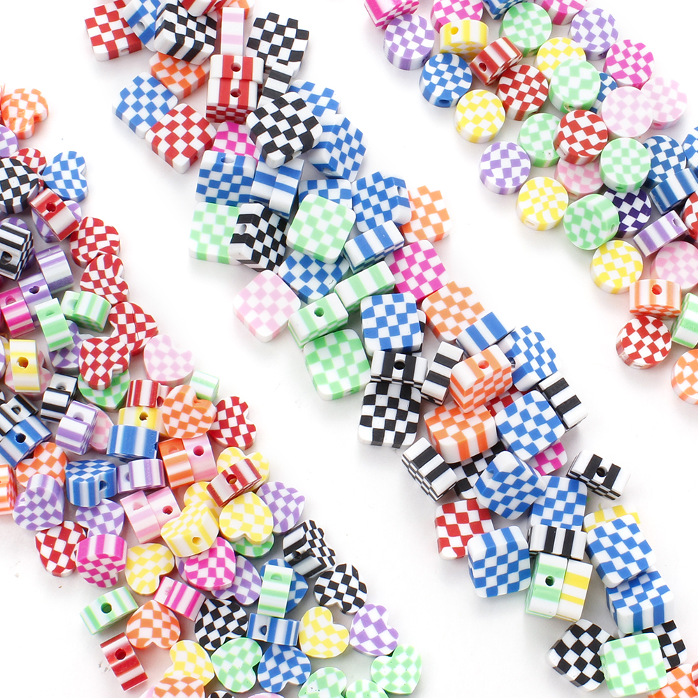 Cuentas de arcilla suave con estampado de tablero de ajedrez, abalorios espaciados a cuadros clásicos para pulsera, accesorios de joyería, 50 unidades
