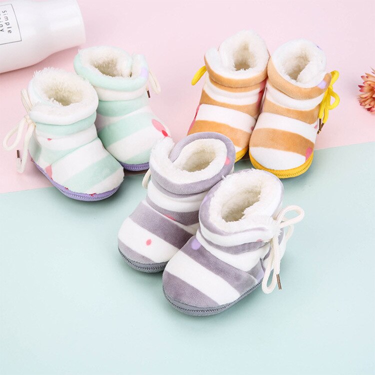 Zapatos de algodón para bebé, botas de nieve de terciopelo para bebé, zapatos antideslizantes para bebé, con cordones altos para 0 a 1 años