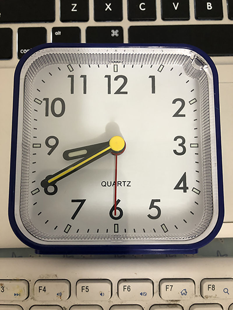 Silent Alarm Clock Electronic Digital LED Night Luminous Children's Alarm Clock With Sound Snooze Function Table Desktop Beside: Blue white