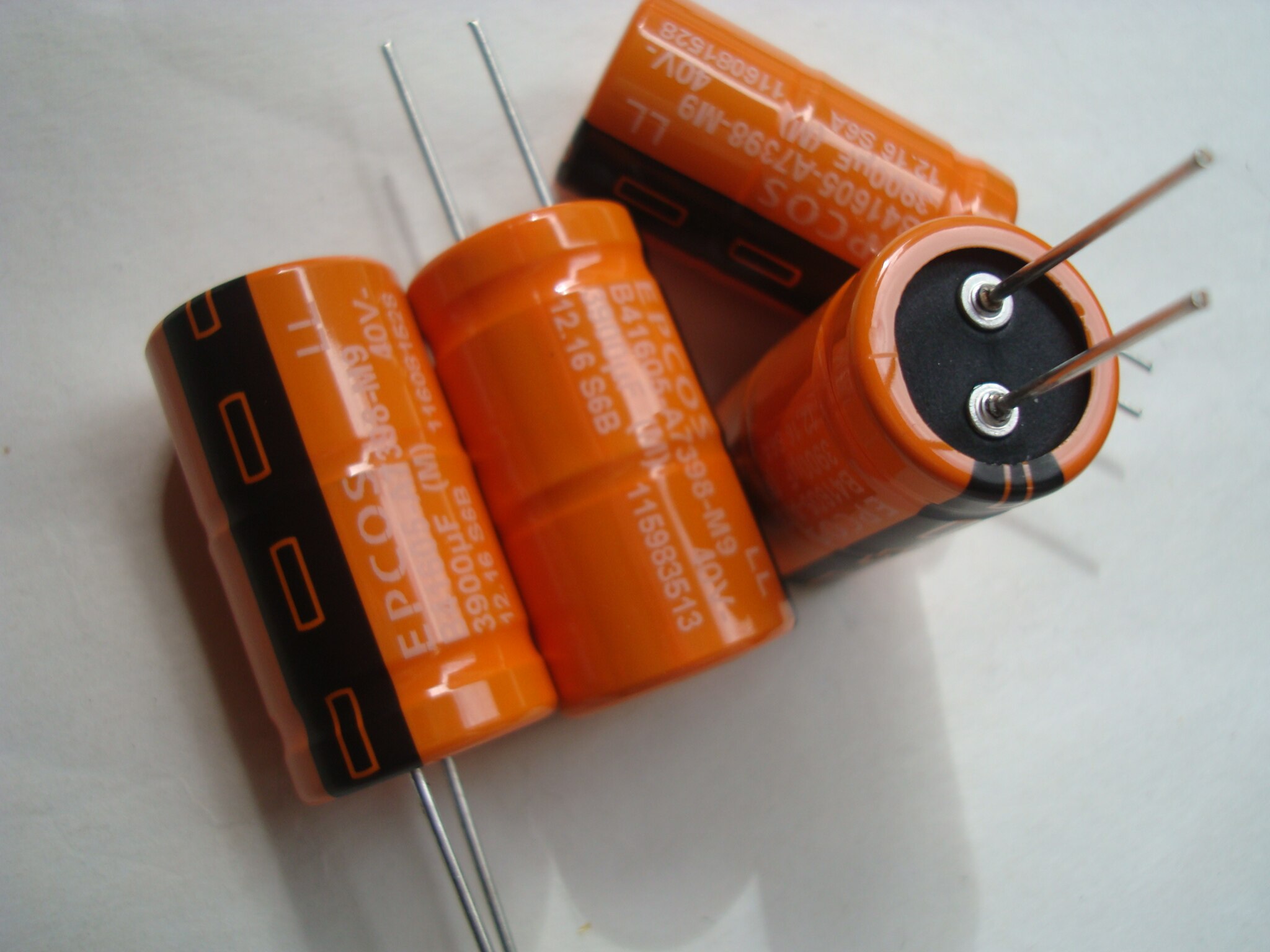 2x EPCOS B41605 3900UF 40V Capacitors - 22x40mm - LL 40V3900UF - for Amplifier Audio Video Equipment