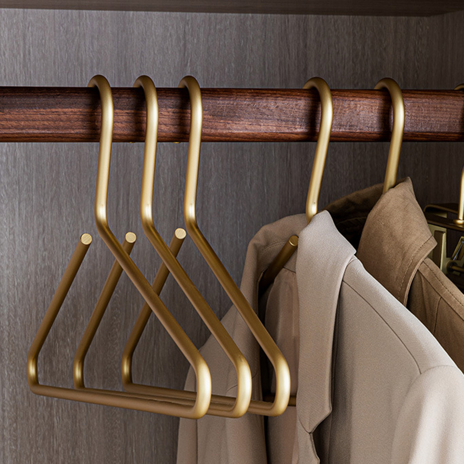 KleiderbüGel aus Aluminiumlegierung, hochwertiges, solides Raum-Aluminium, spurlos, leicht, luxuriös, eins-Stil, KleiderbüGel für Zuhause, Kleiderschrank