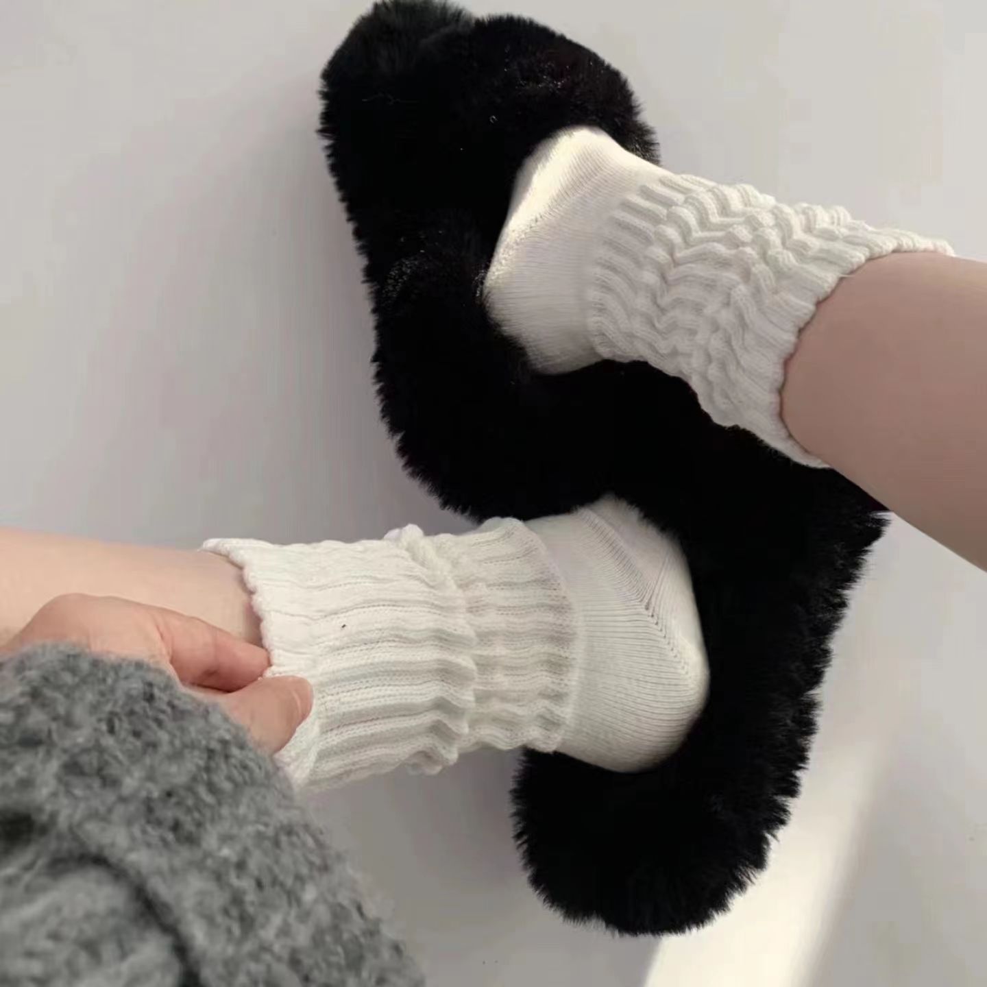 3 pares de calcetines cálidos bonitos de Cool Lolita para mujer, calcetines largos tejidos en blanco y negro para Otoño e Invierno para mujer