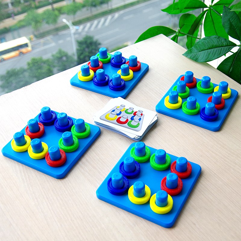 Farve matchende legetøj forælder-barn interaktion reaktion koncentration træning børn tidlig uddannelse fest brætspil