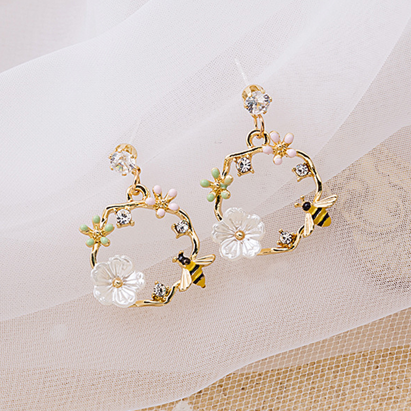 Boucles d'oreilles coréennes en forme de couronne creuse pour femmes, bijoux de fête de mariage en cristal Zircon, abeille douce, papillon,