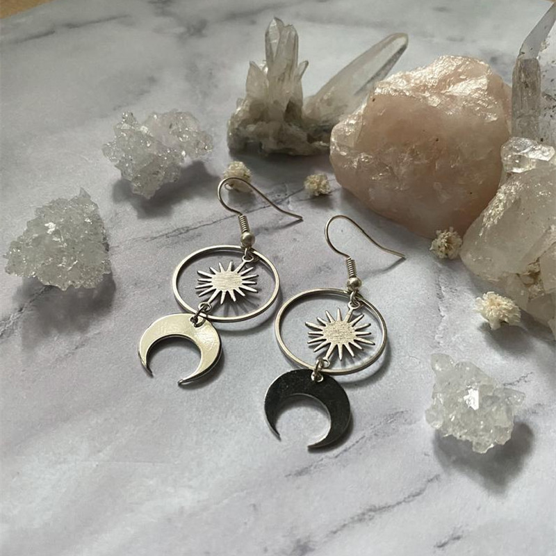Sol Incompatibilidade Estrela e Lua Brincos para Mulheres, Celestial Moonchild Charme, Rosto com BOHO, Criatividade Jóias, Cor Dourada, Novo Presente: Banhado a ródio